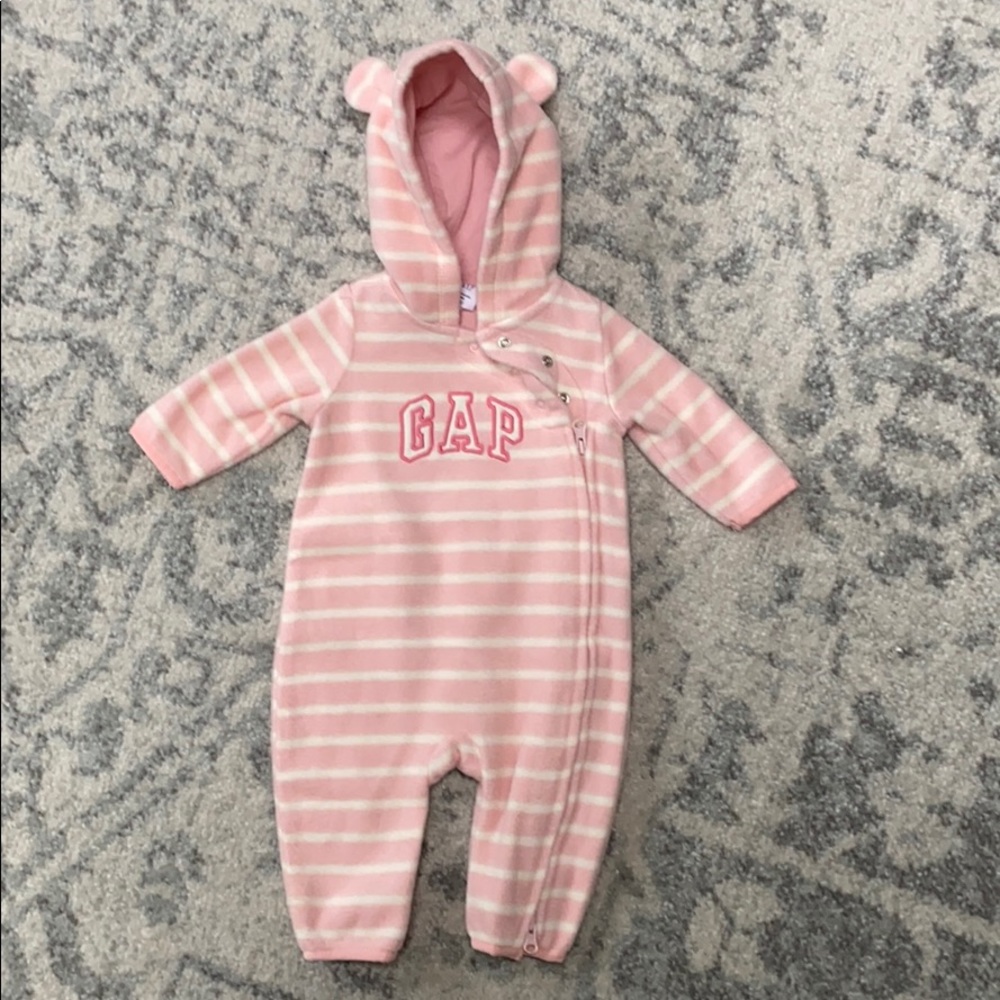 Gap NWOT hooded zip-up outer layer